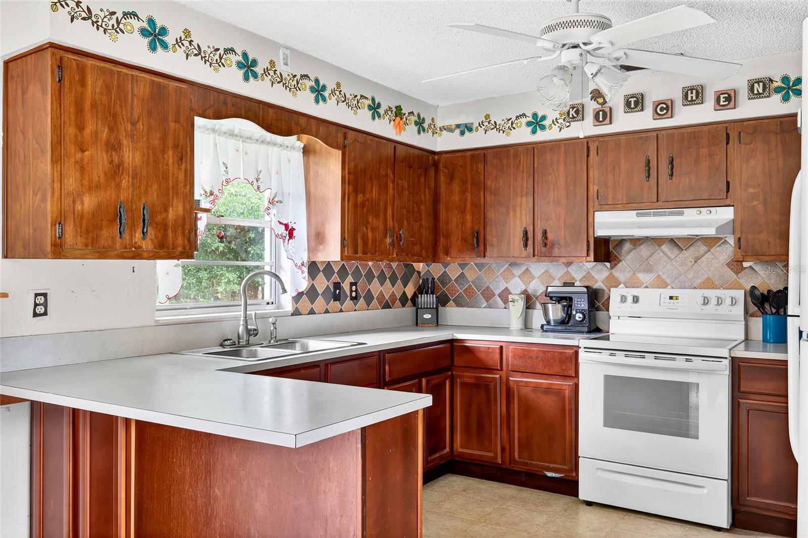 HENRIETTA HEIGHTS - Residential