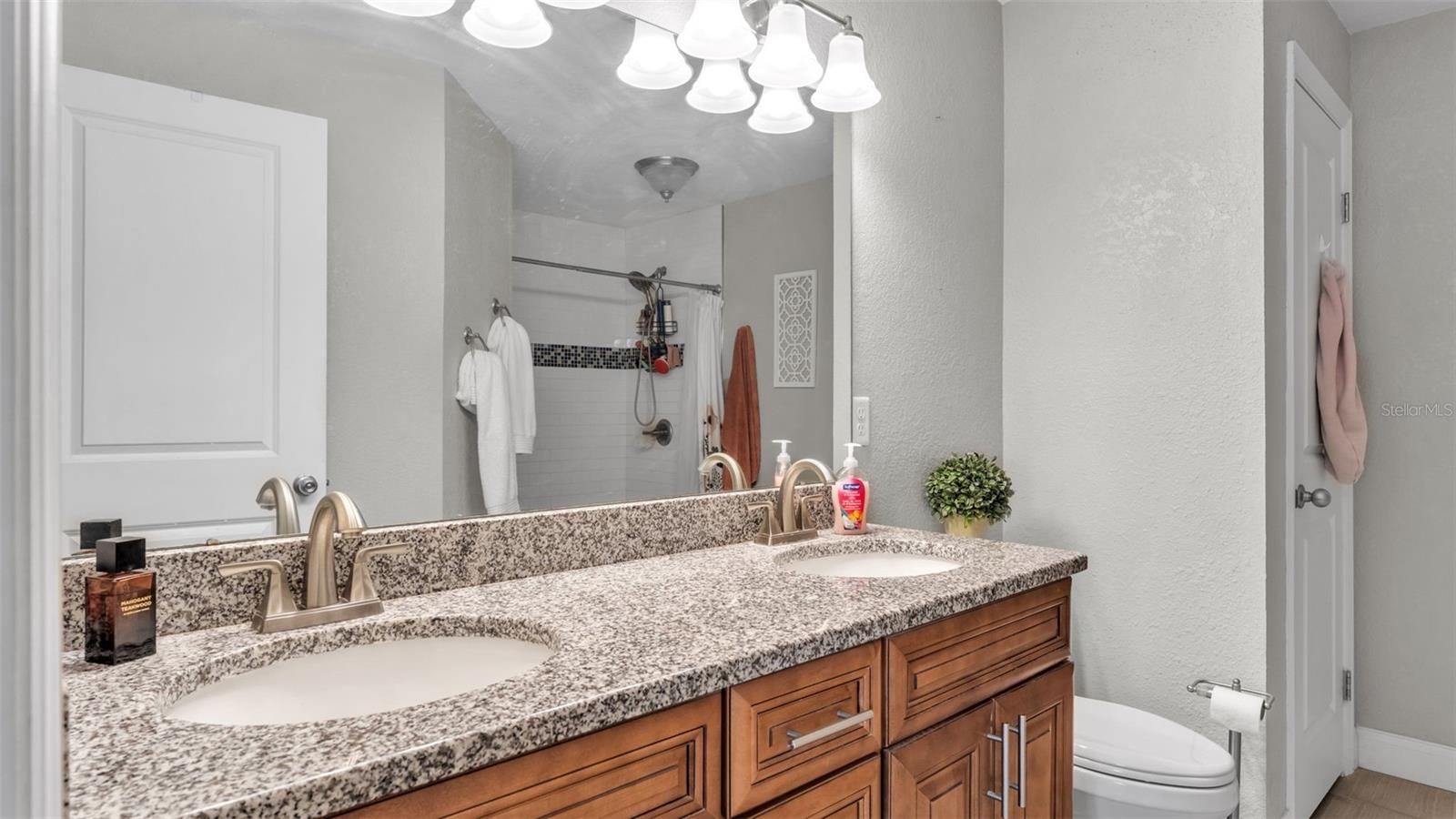 HUNTERS CROSSING PH 01 - Residential