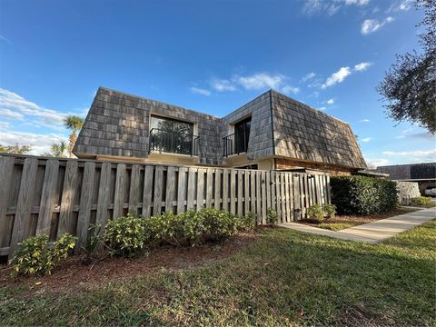 Photo of 921 Royal Oak Boulevard, Leesburg, FL 34748 (MLS # O6373192)