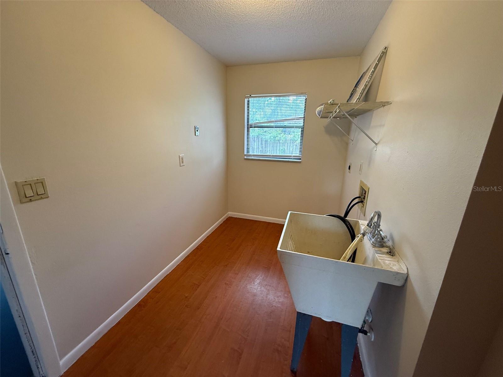 LAKEWOOD - Residential