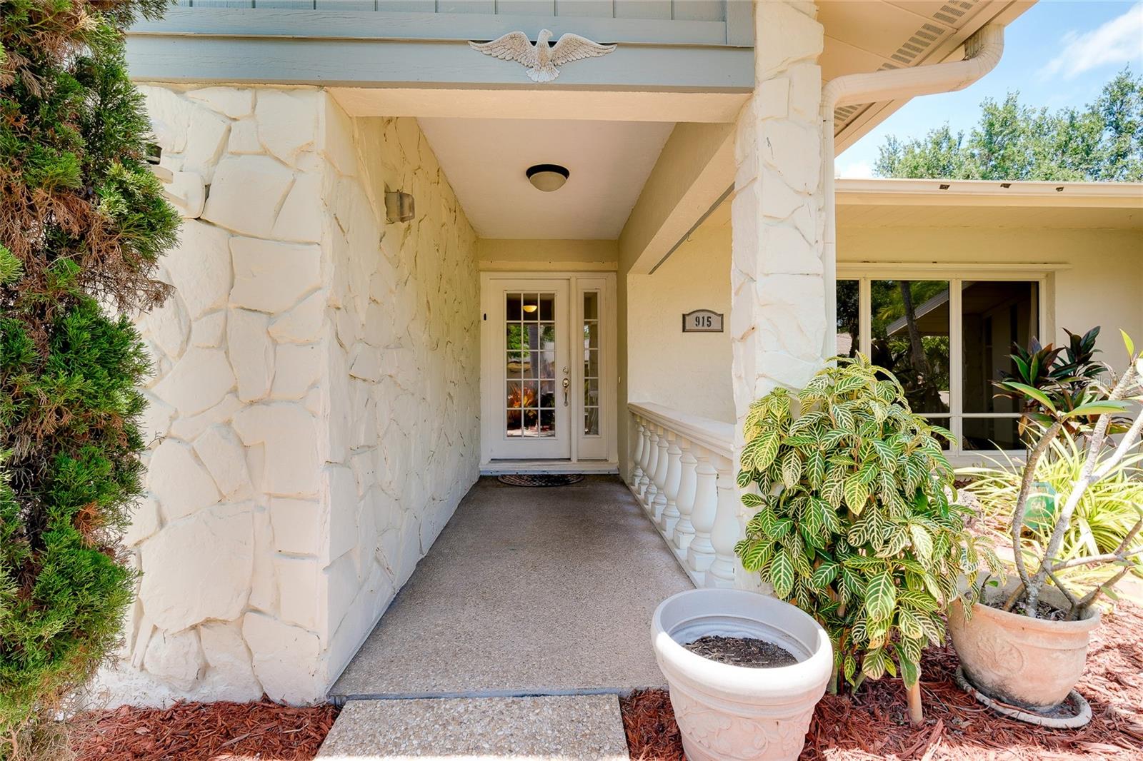 915 S DORAL LANE