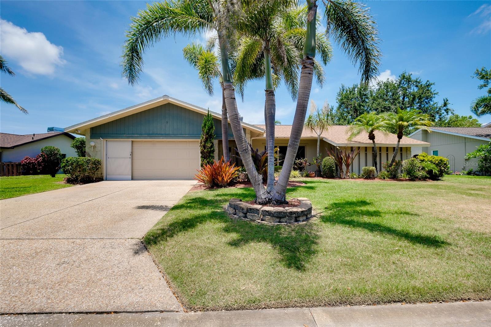 915 S DORAL LANE