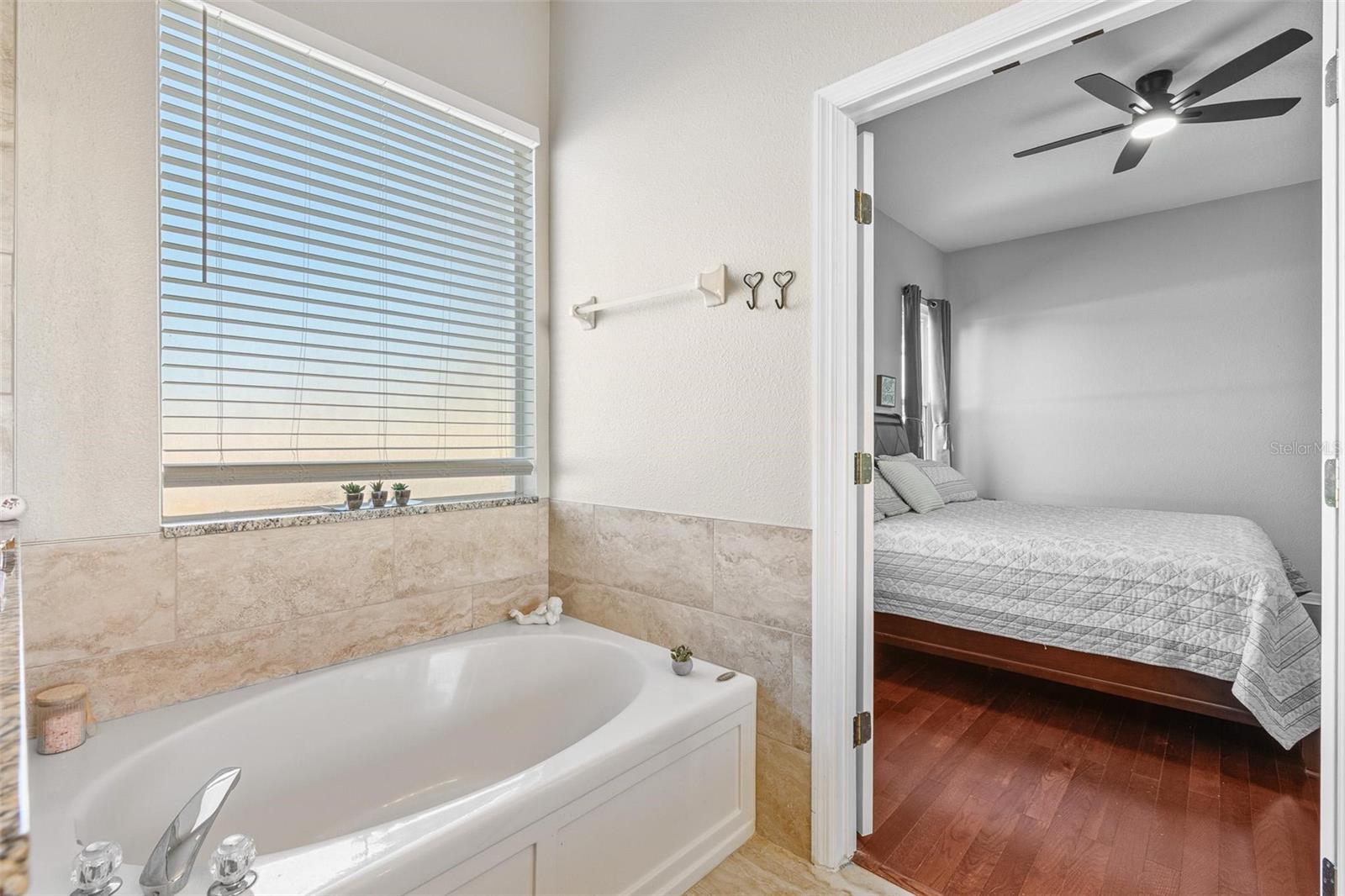 JOHNS LANDING PH 01 44/47 - Residential