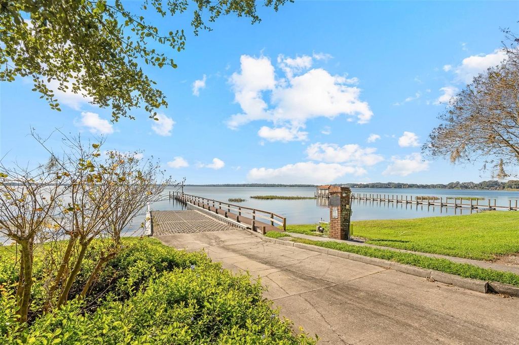 Photo of 717 Strihal Loop, Oakland, FL 34787 (MLS # O6367476)