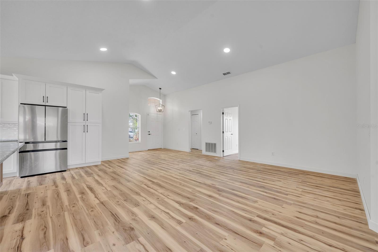 CLERMONT DEVONSHIRE AT KINGS RIDGE - Residential