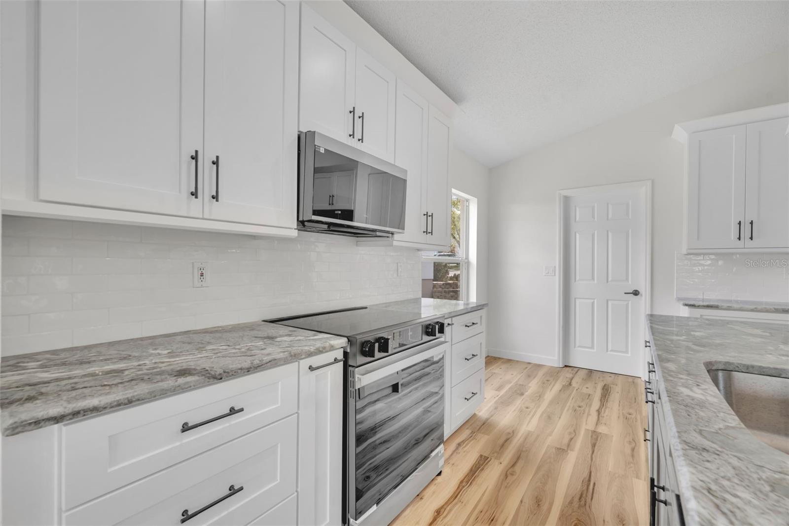 CLERMONT DEVONSHIRE AT KINGS RIDGE - Residential