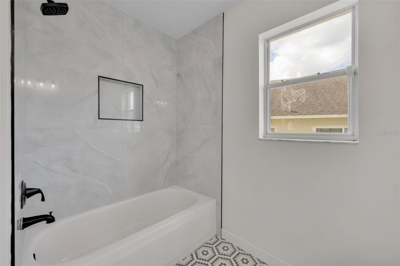 CLERMONT DEVONSHIRE AT KINGS RIDGE - Residential