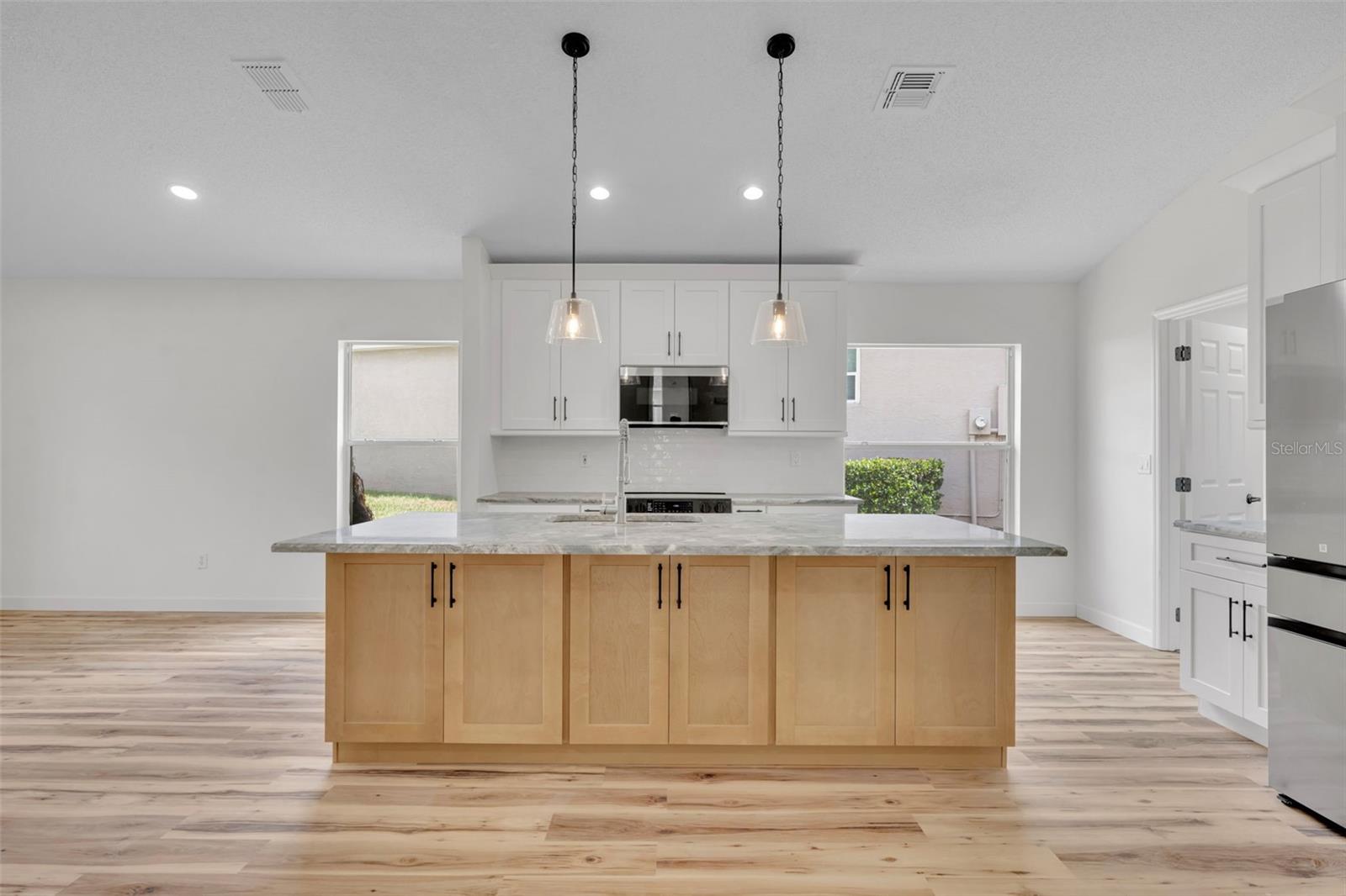 CLERMONT DEVONSHIRE AT KINGS RIDGE - Residential