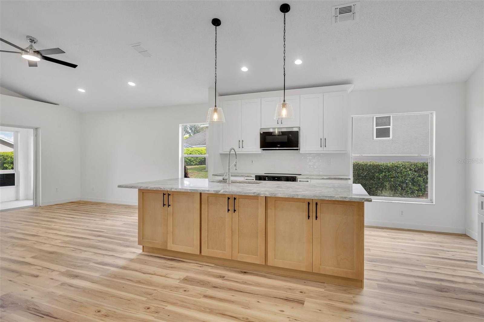 CLERMONT DEVONSHIRE AT KINGS RIDGE - Residential