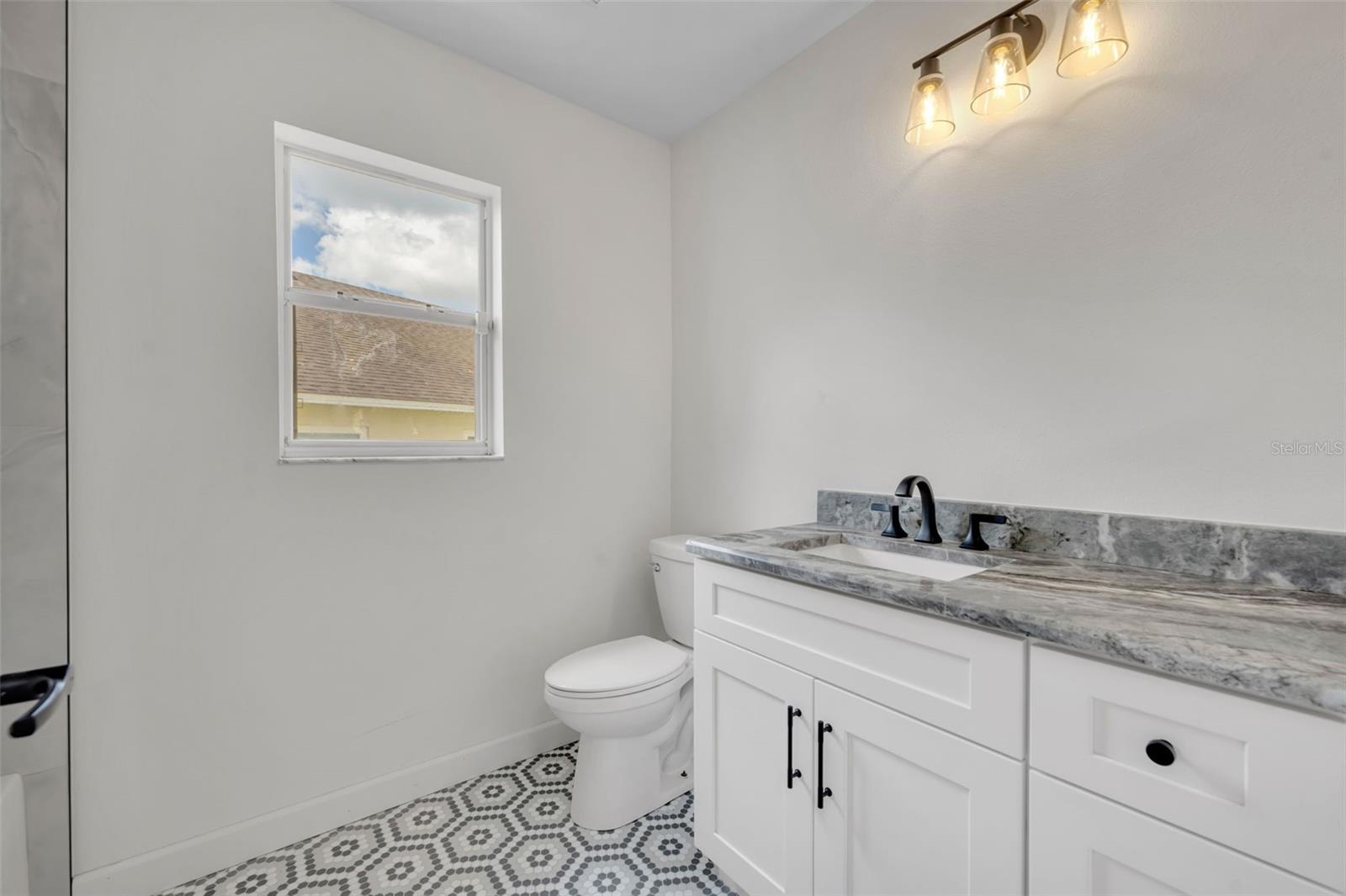 CLERMONT DEVONSHIRE AT KINGS RIDGE - Residential