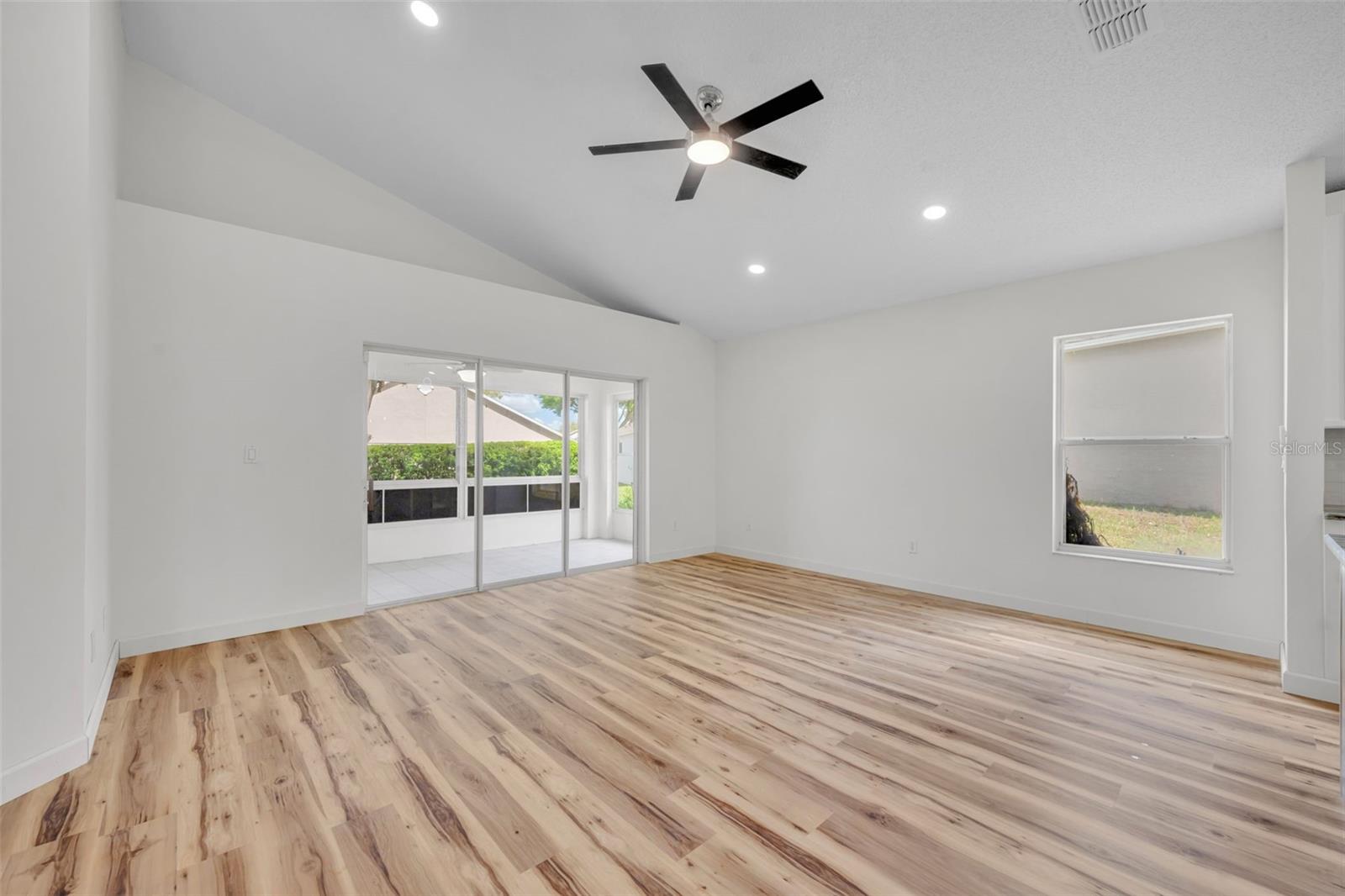 CLERMONT DEVONSHIRE AT KINGS RIDGE - Residential