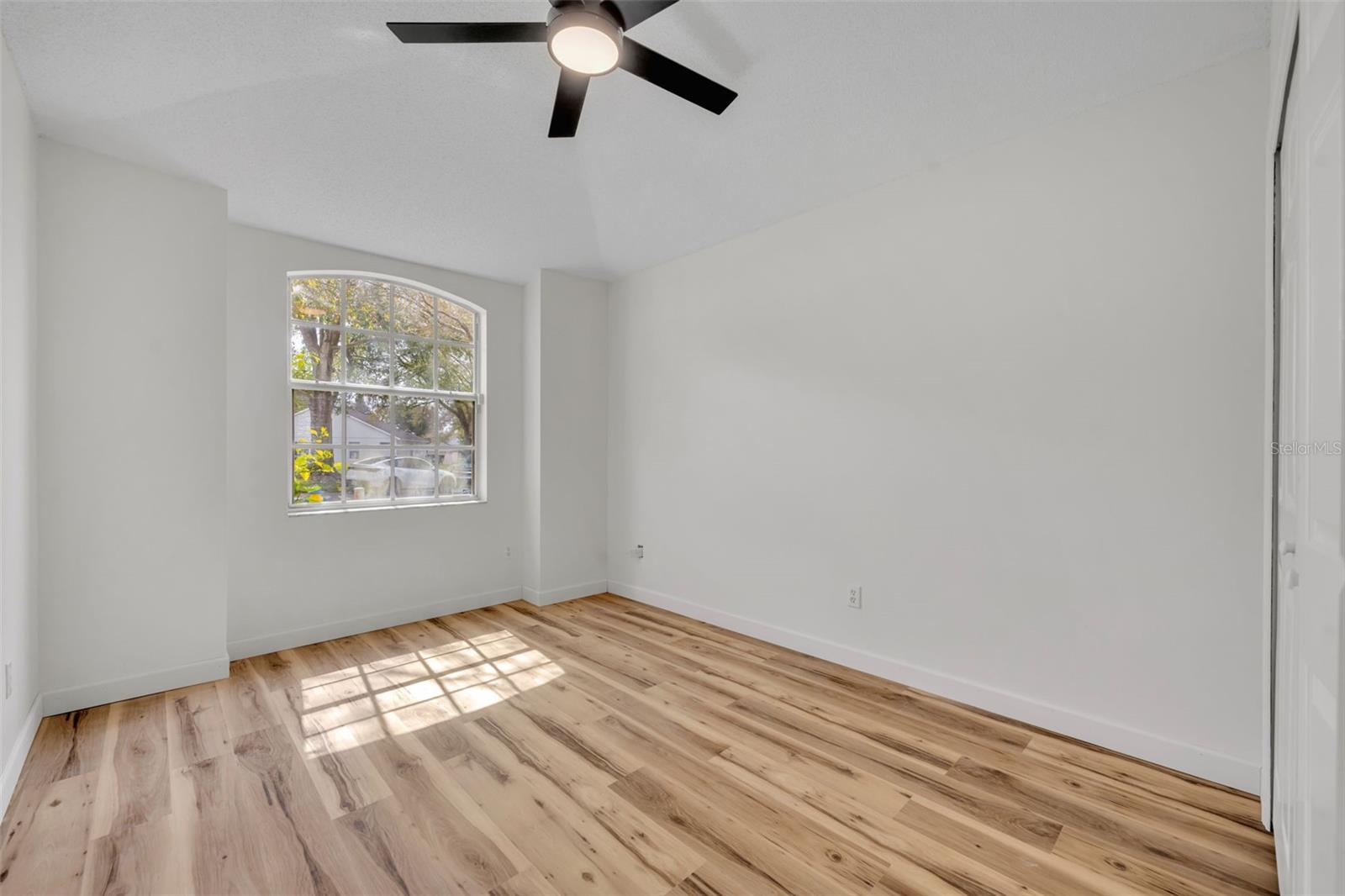 CLERMONT DEVONSHIRE AT KINGS RIDGE - Residential