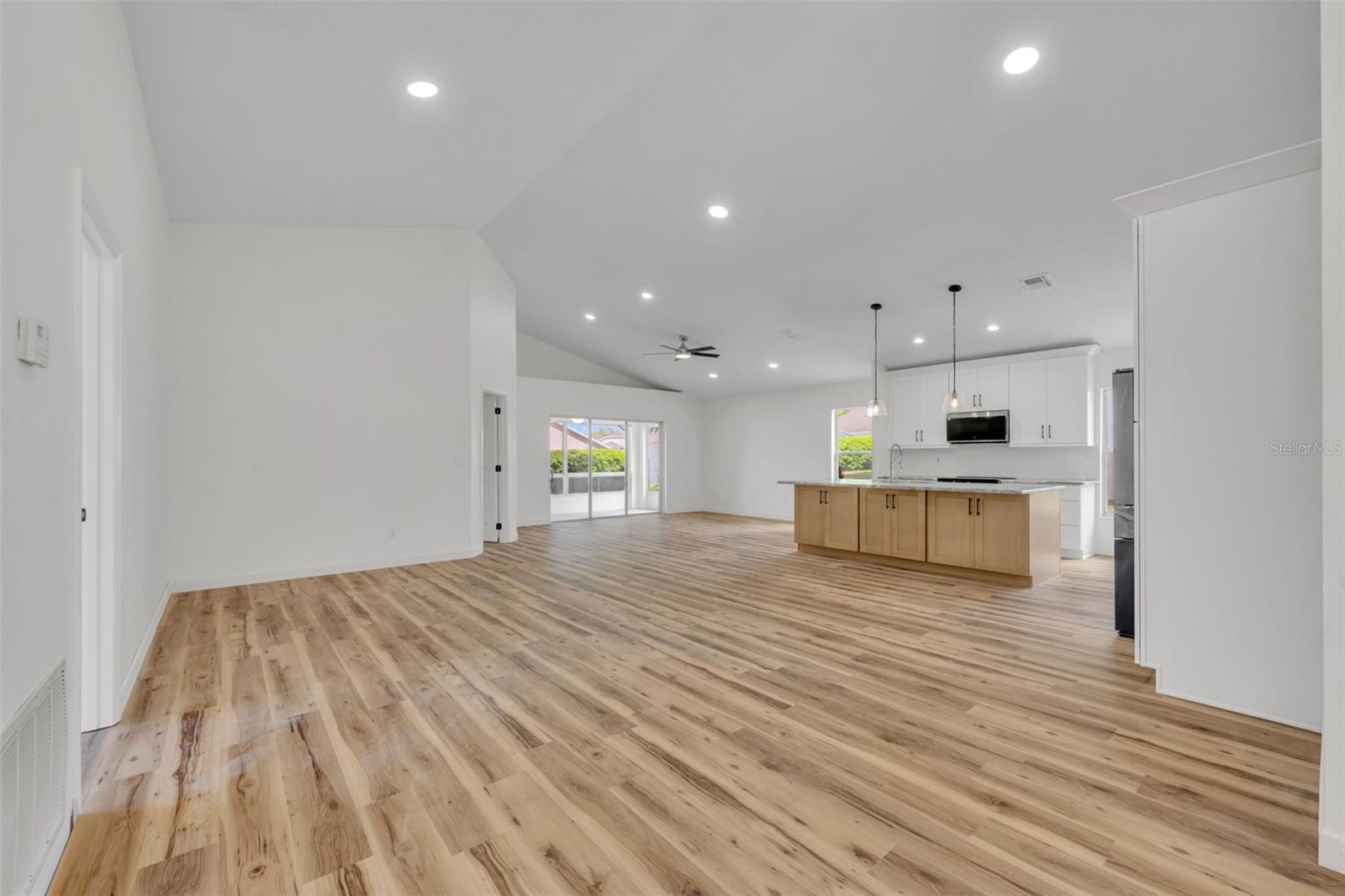 CLERMONT DEVONSHIRE AT KINGS RIDGE - Residential