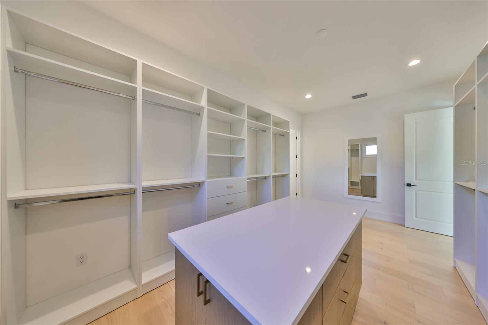 3VV | BARR CITY - Residential