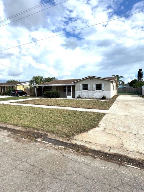 Photo of 548 Frandor Place, Apollo Beach, FL 33572 (MLS # TB8513743)