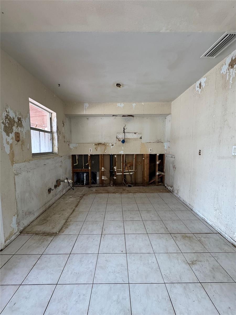 548 FRANDOR PLACE