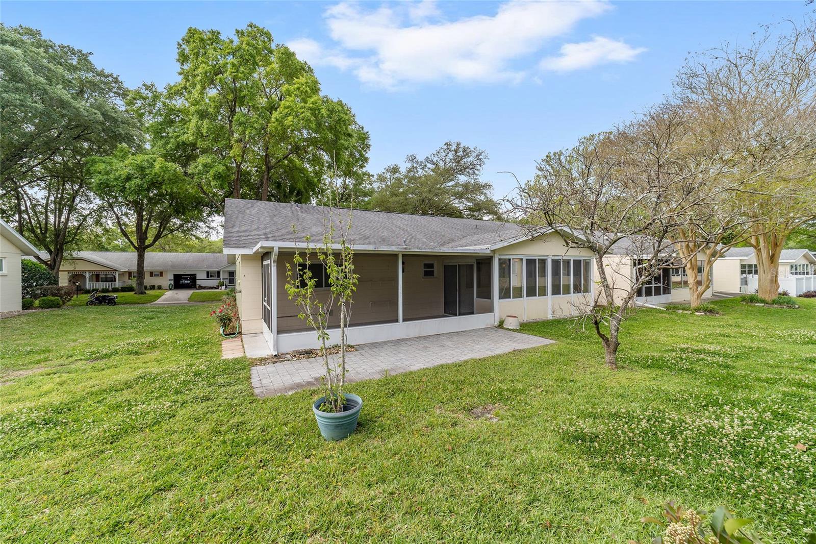 ON TOP OF THE WORLD - Residential