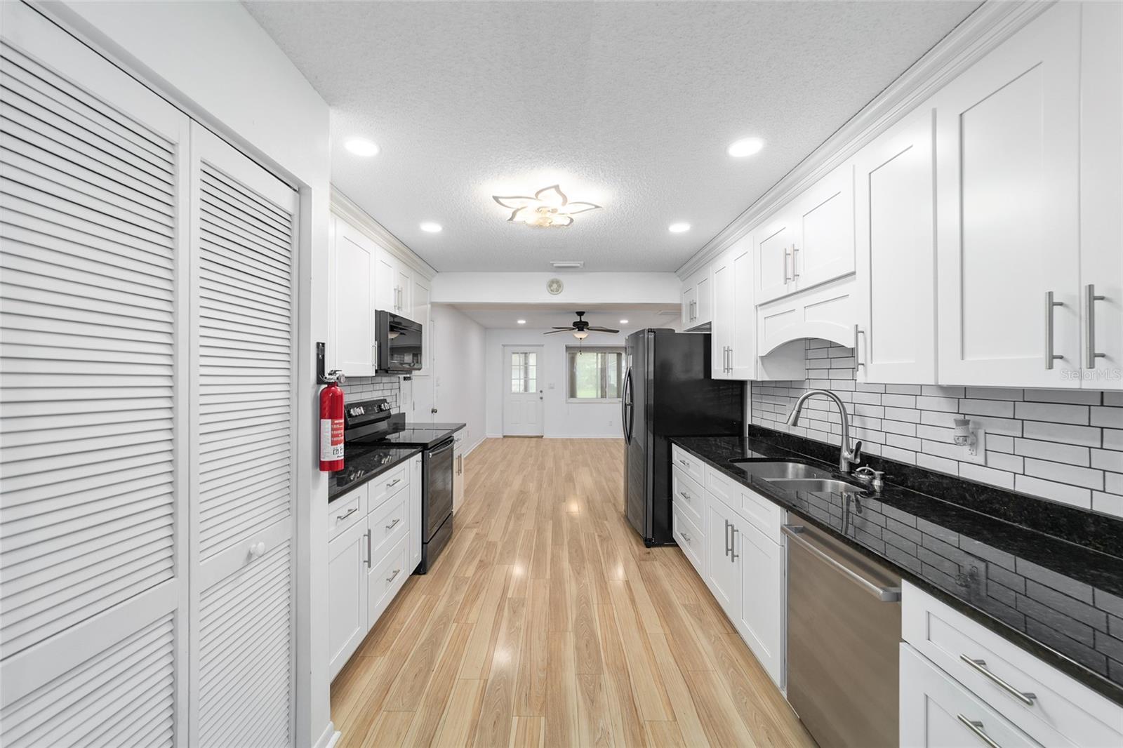 ON TOP OF THE WORLD - Residential