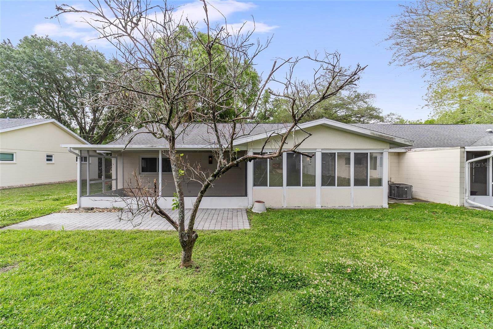 ON TOP OF THE WORLD - Residential