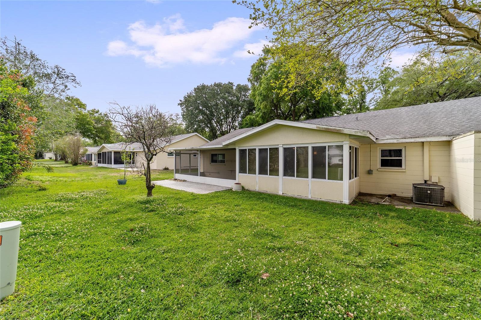 ON TOP OF THE WORLD - Residential