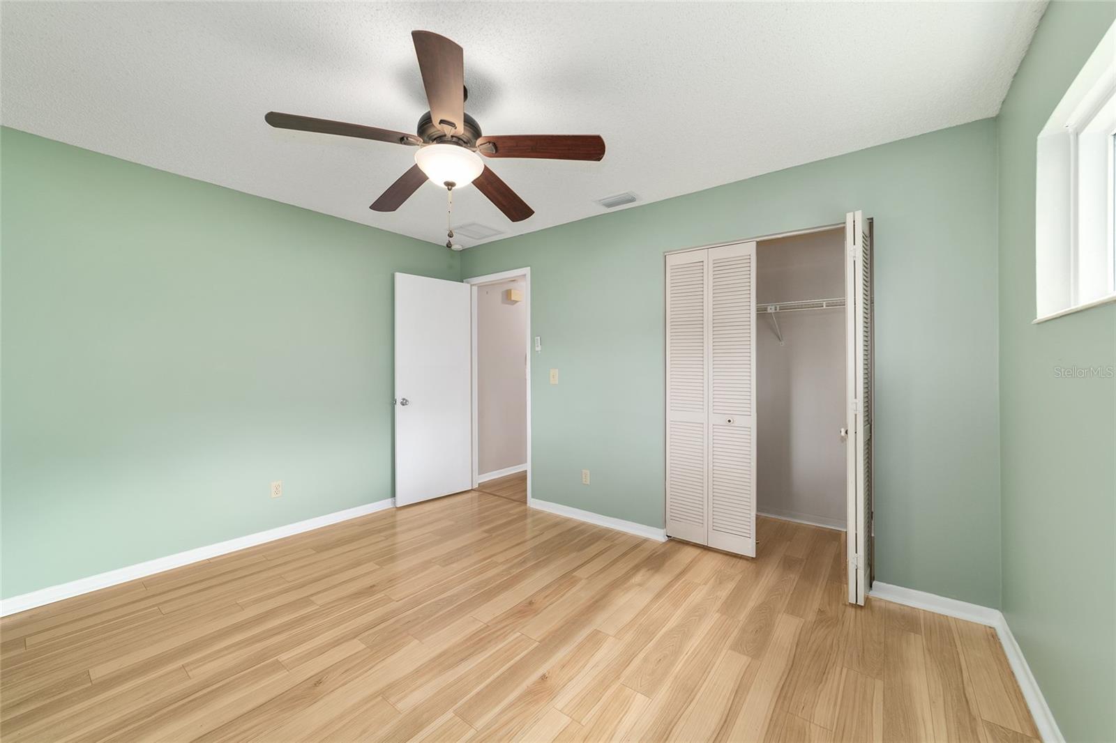 ON TOP OF THE WORLD - Residential