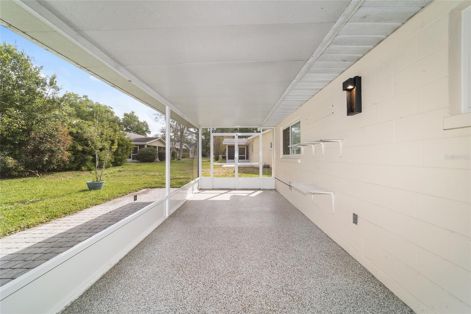 ON TOP OF THE WORLD - Residential