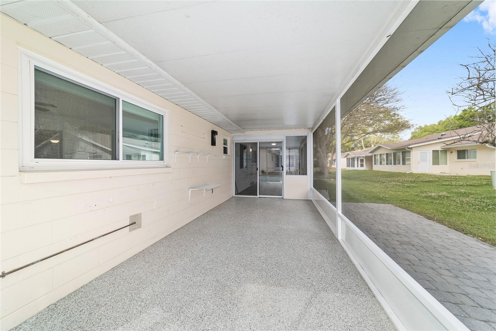 ON TOP OF THE WORLD - Residential