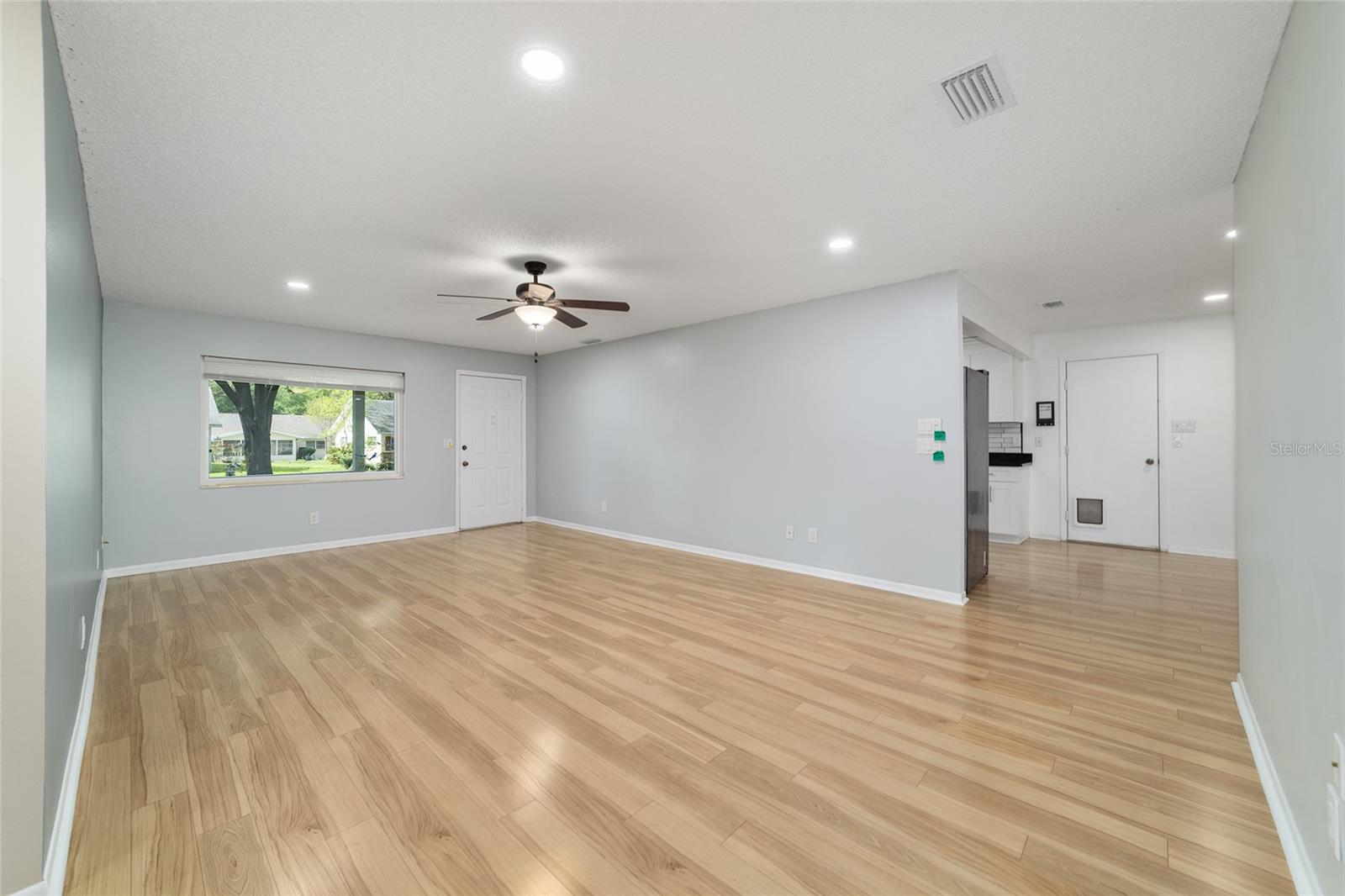 ON TOP OF THE WORLD - Residential