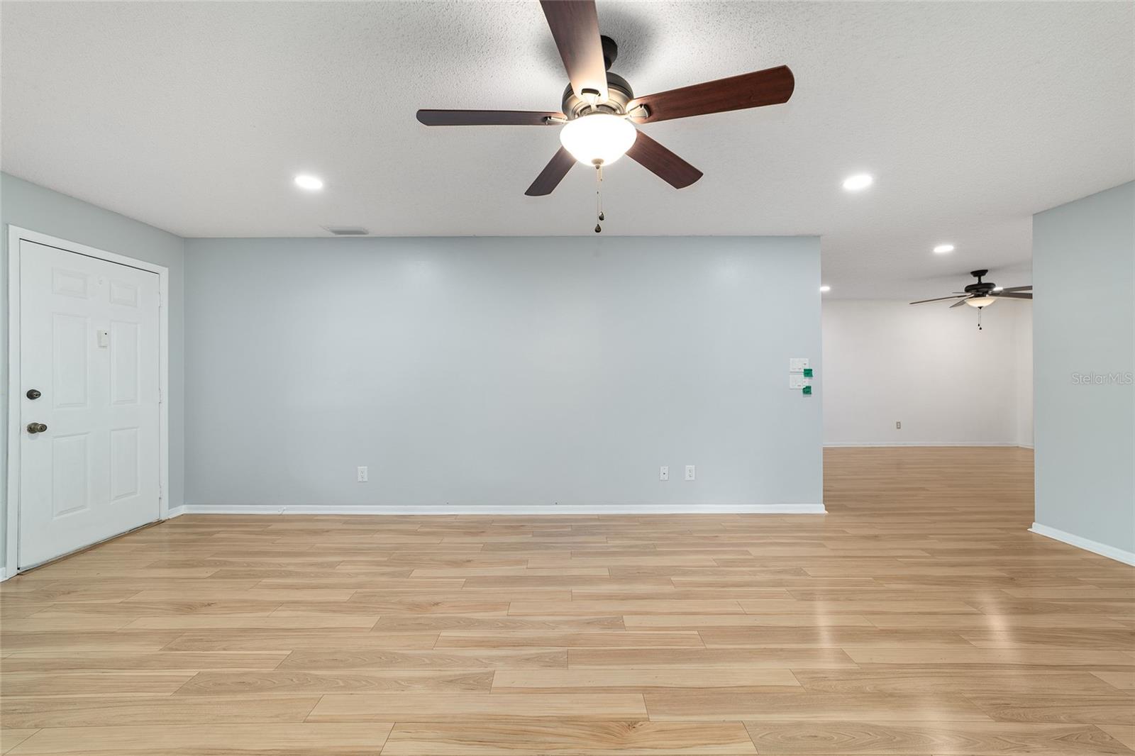 ON TOP OF THE WORLD - Residential