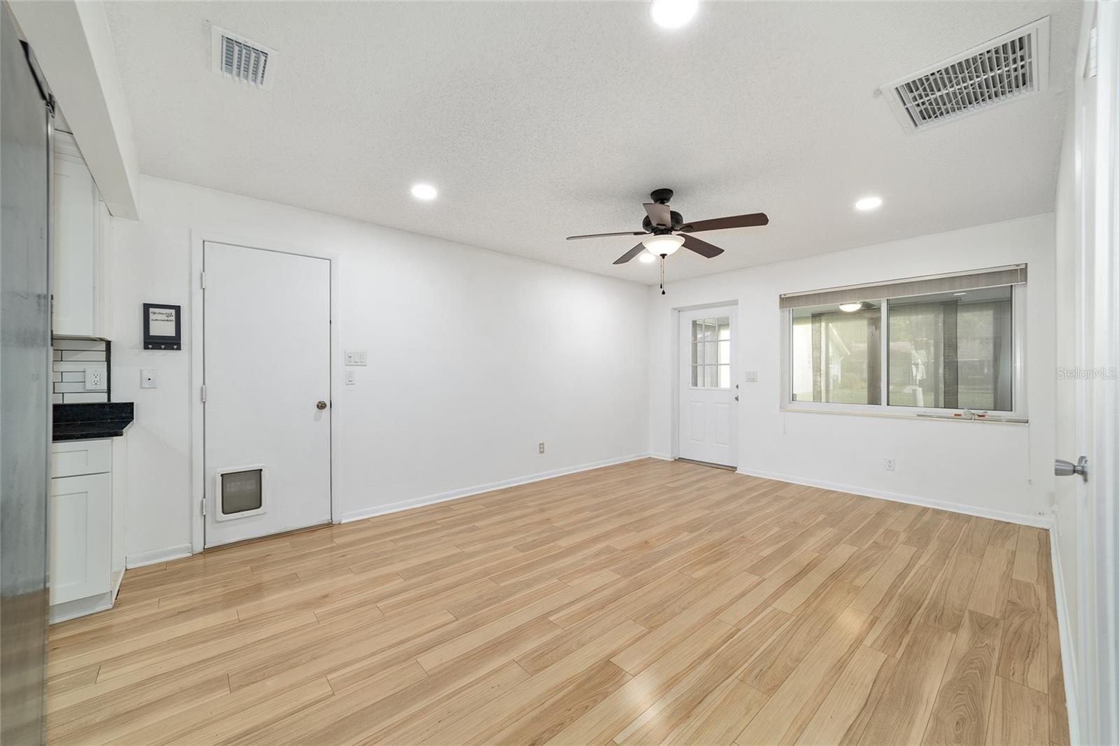 ON TOP OF THE WORLD - Residential