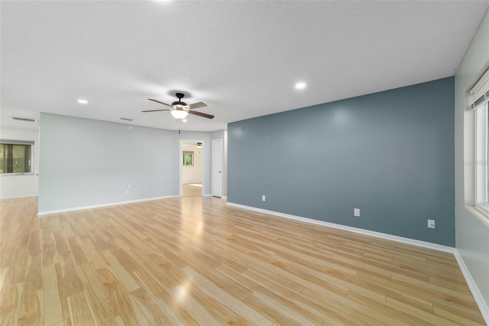 ON TOP OF THE WORLD - Residential