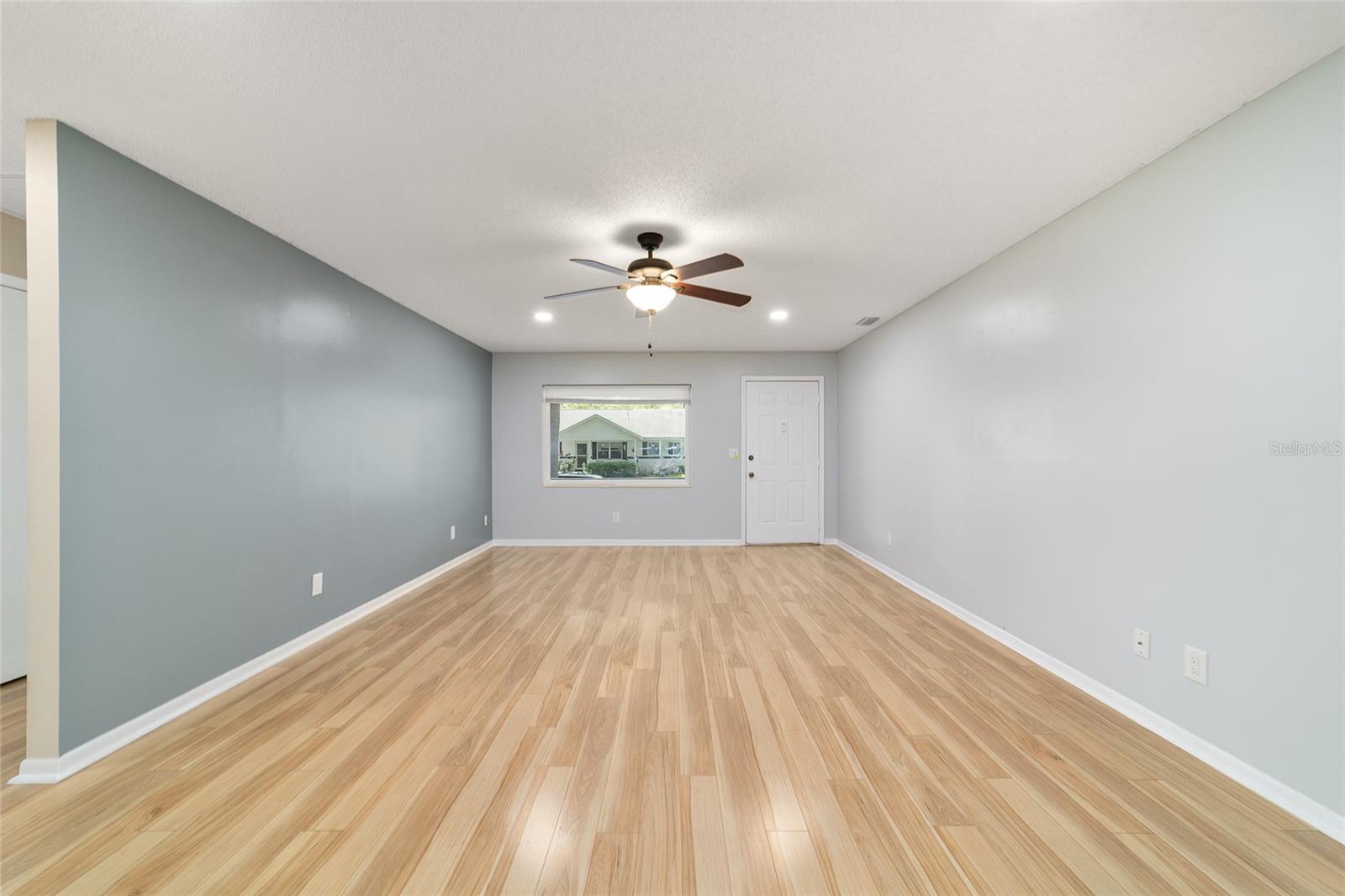 ON TOP OF THE WORLD - Residential