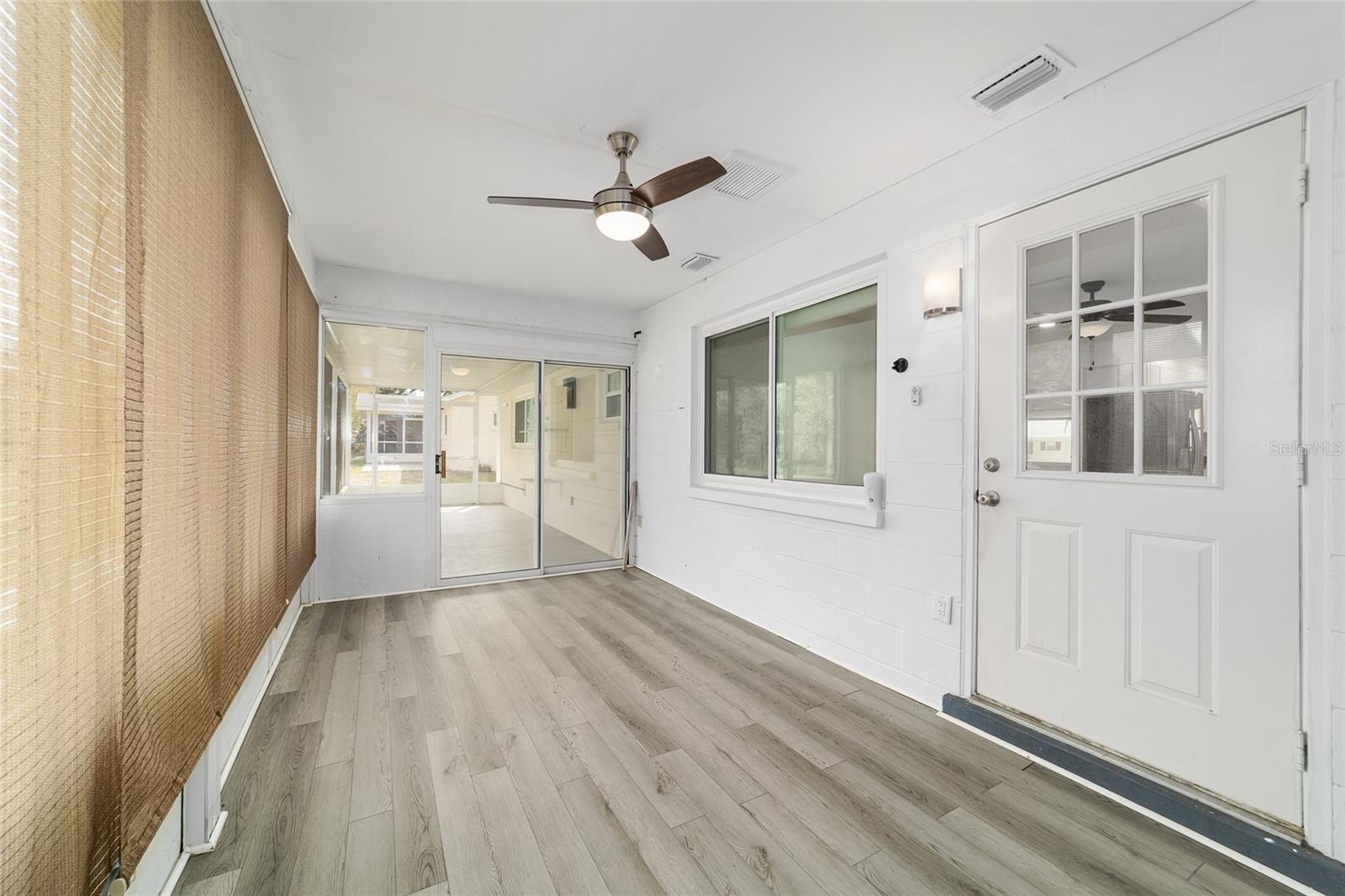 ON TOP OF THE WORLD - Residential