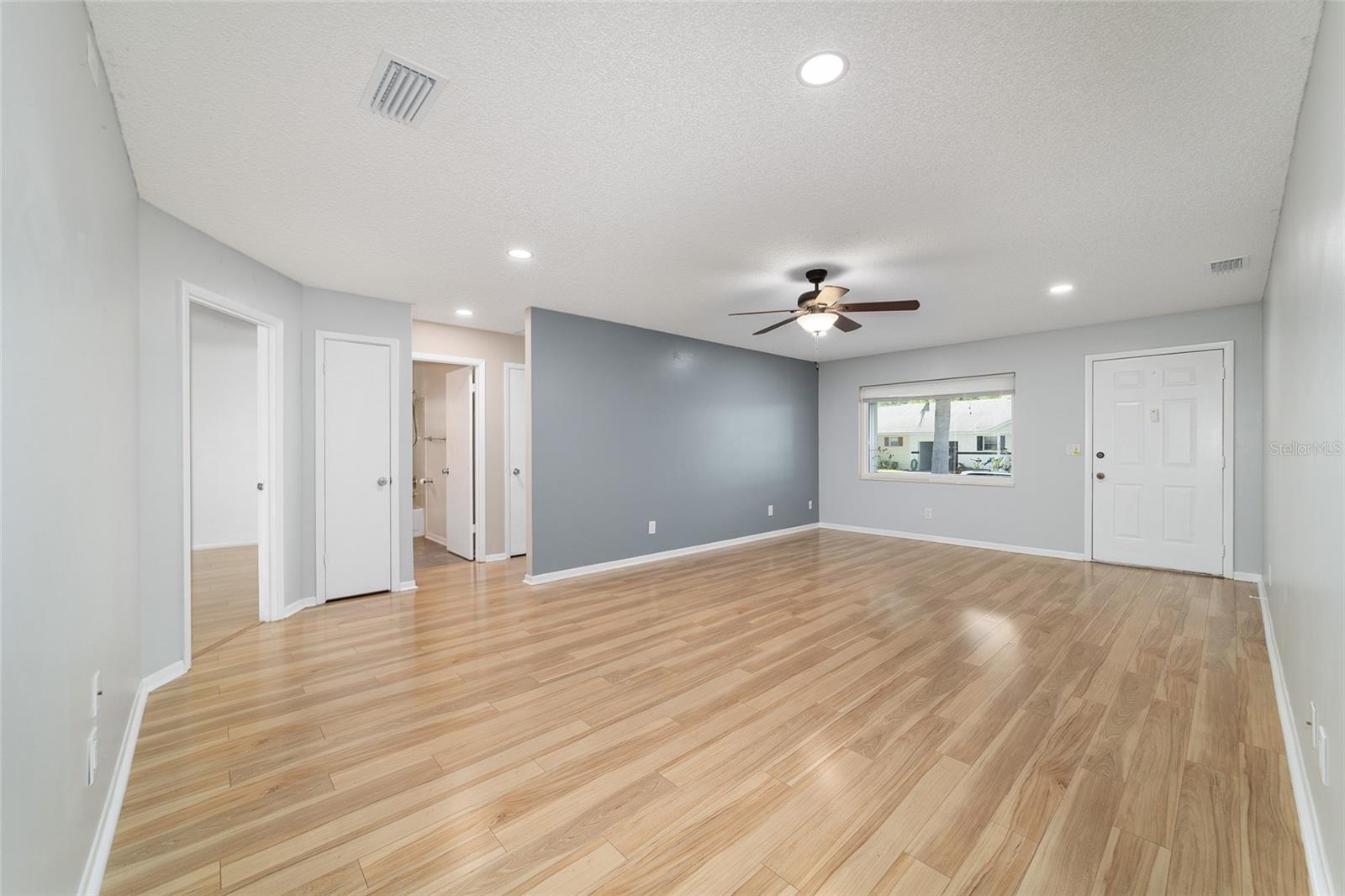 ON TOP OF THE WORLD - Residential