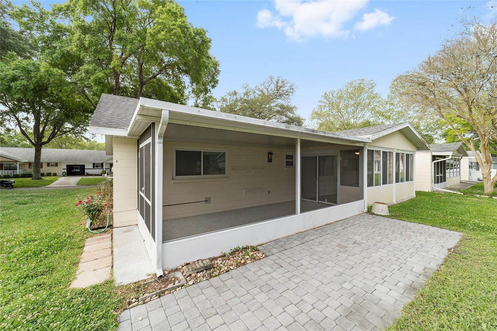 ON TOP OF THE WORLD - Residential