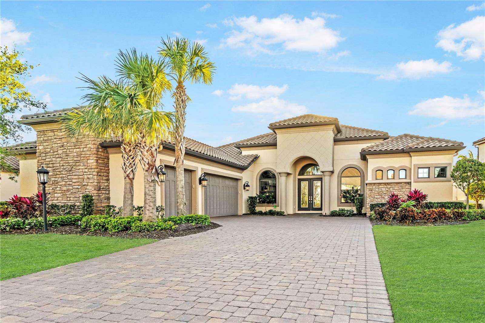 4824 BENITO COURT