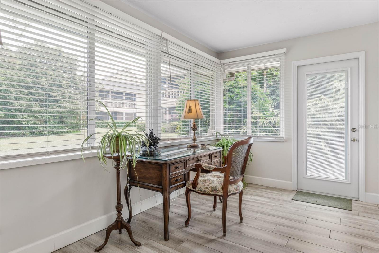 PLANTATION BAY SUB - Residential Lease