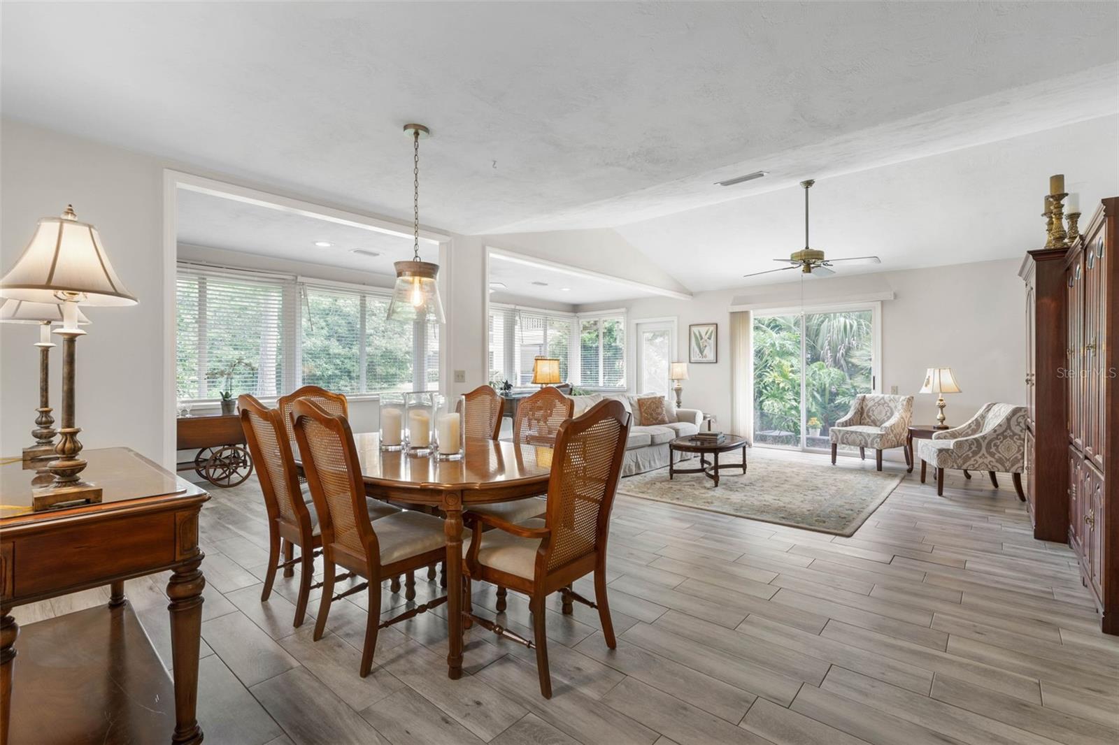 PLANTATION BAY SUB - Residential Lease