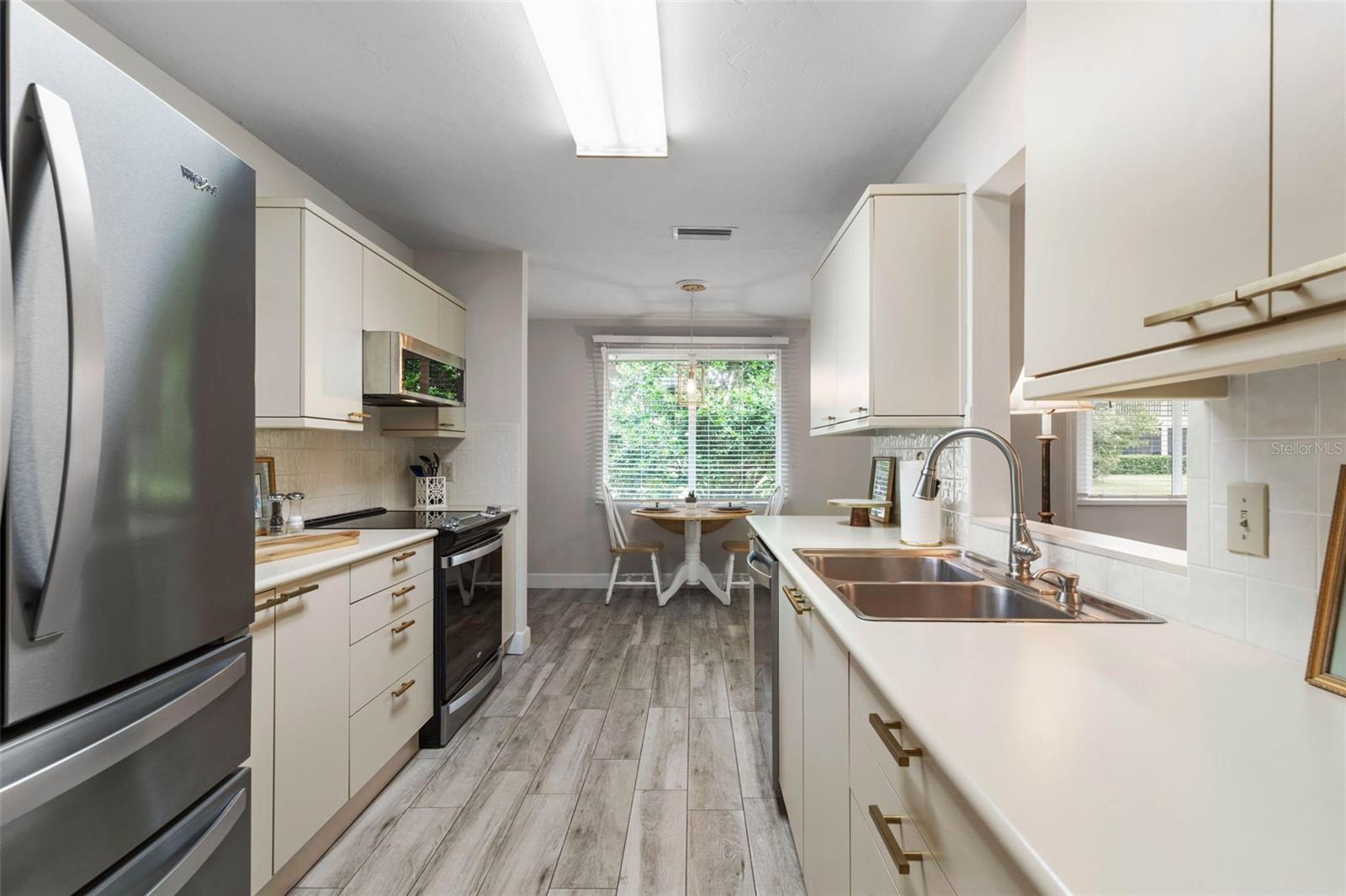 PLANTATION BAY SUB - Residential Lease