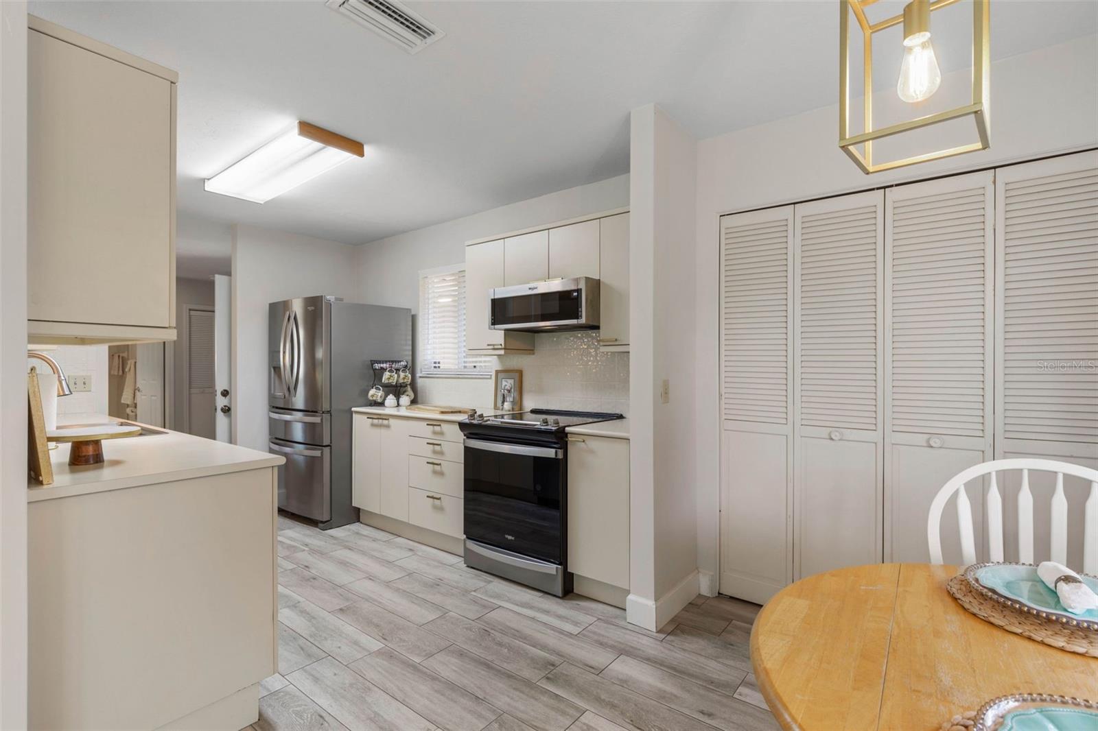 PLANTATION BAY SUB - Residential Lease