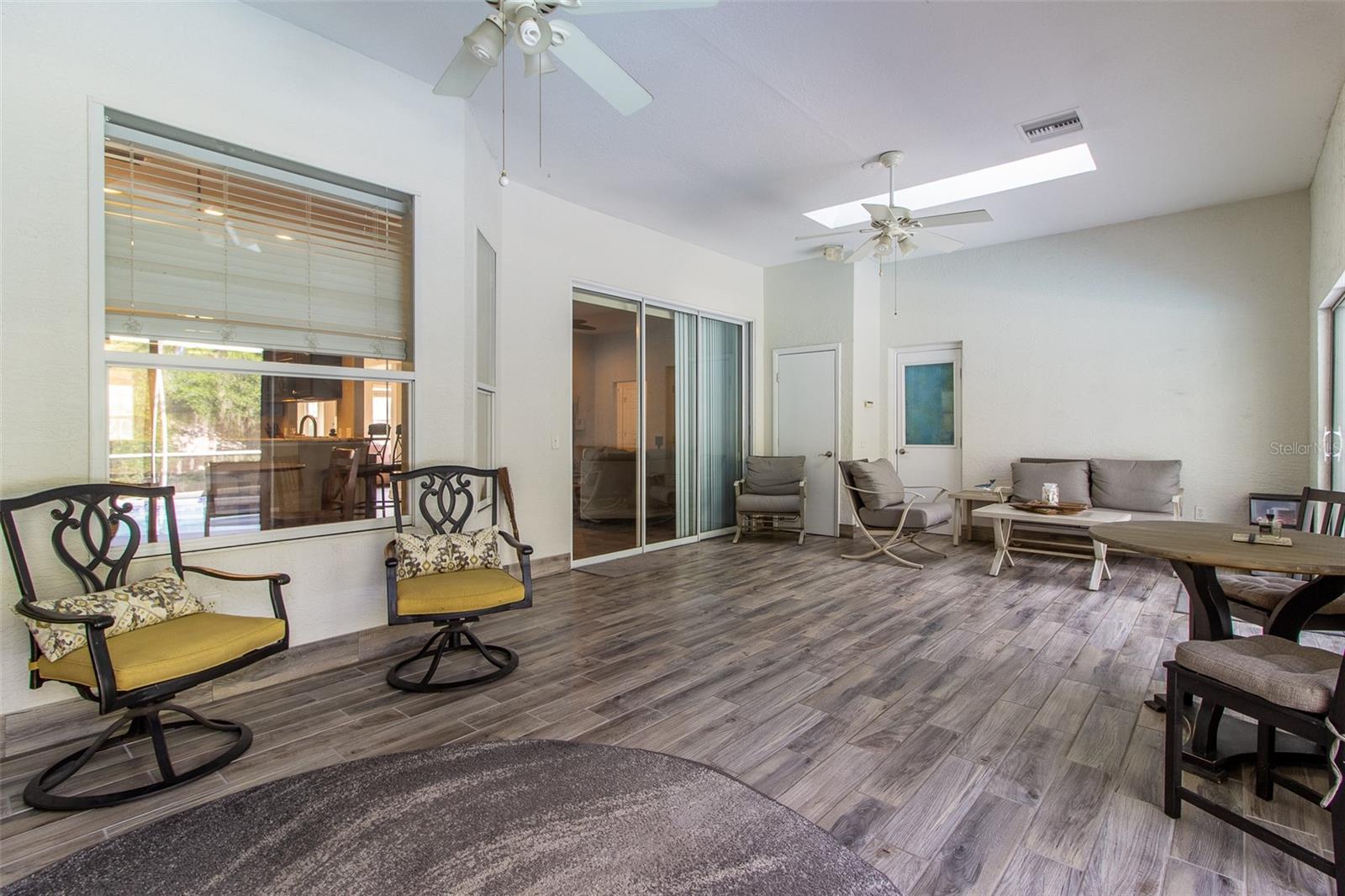 CARRIAGE TRAIL - Residential