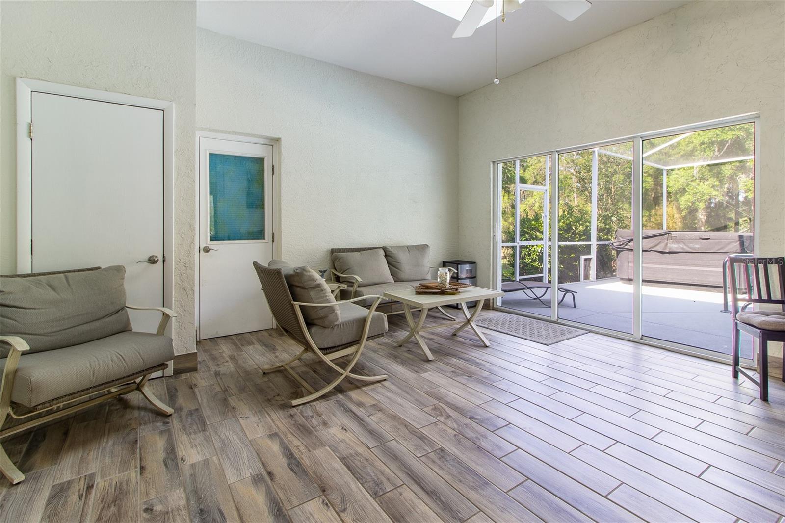 CARRIAGE TRAIL - Residential