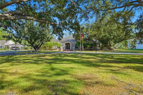 Photo of 1761 Long Bow Lane, Clearwater, FL 33764 (MLS # TB8468064)