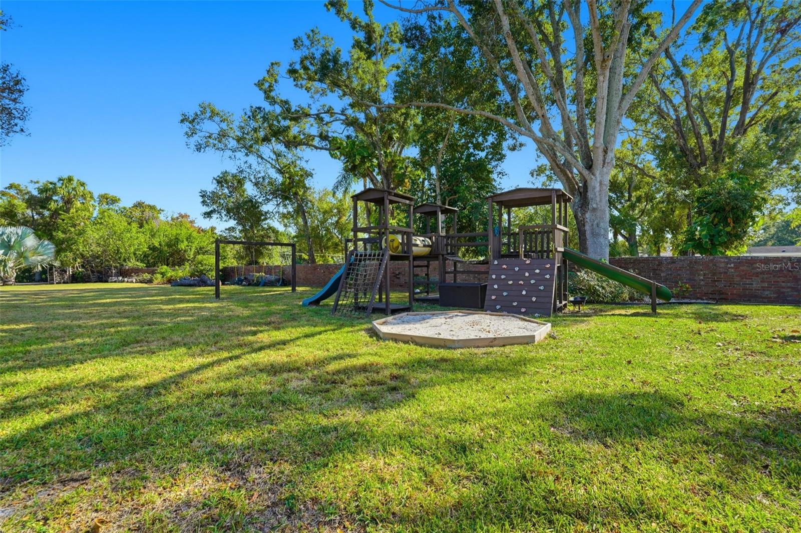 SHERWOOD MANOR - Residential