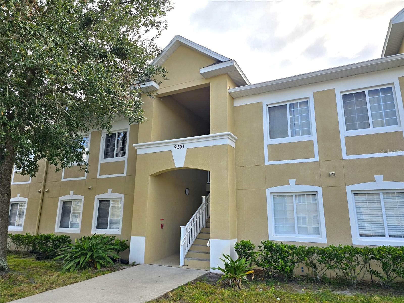 VILLAGES OF BLOOMINGDALE CONDO 10 - Residential Lease
