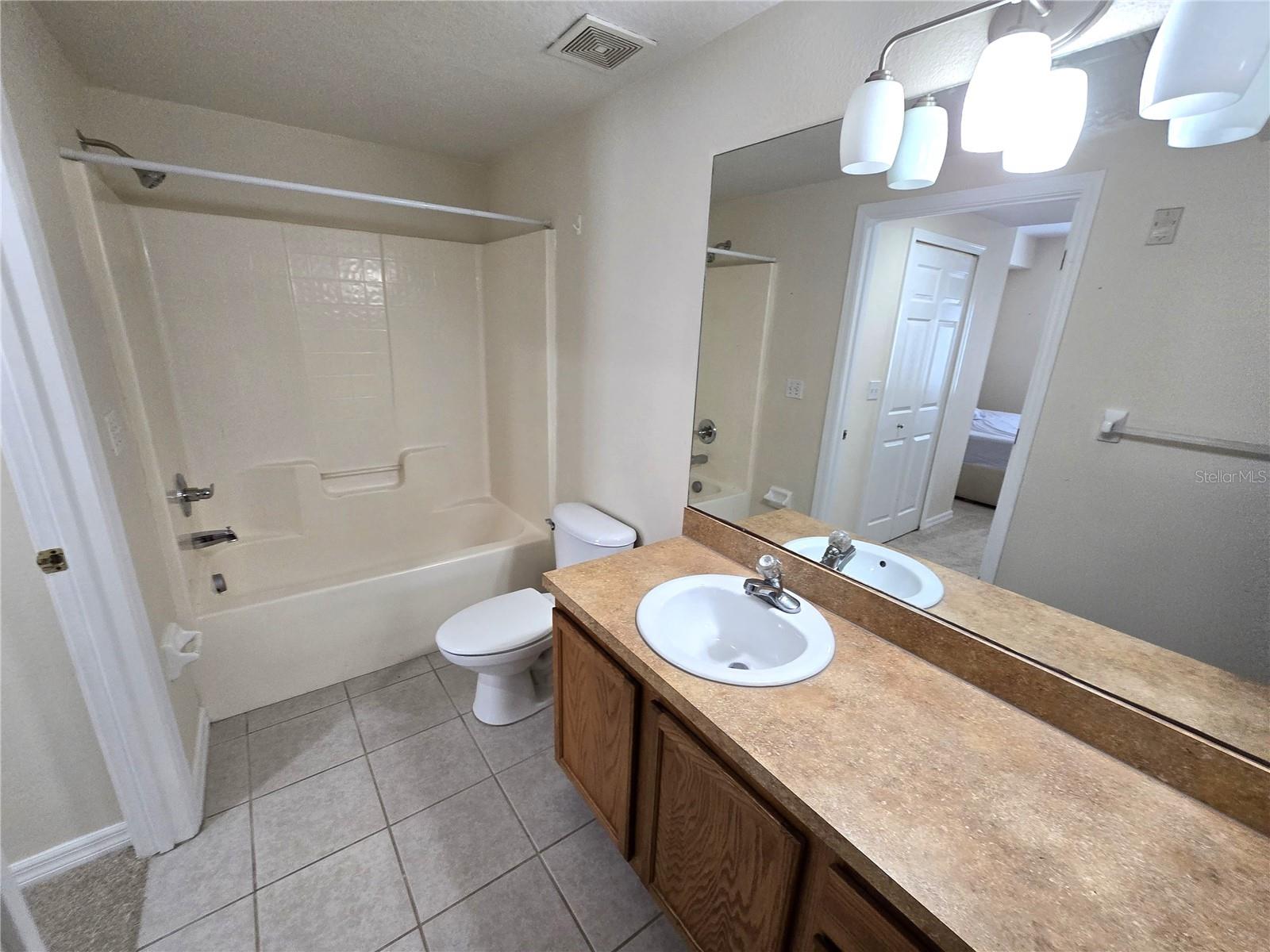 VILLAGES OF BLOOMINGDALE CONDO 10 - Residential Lease