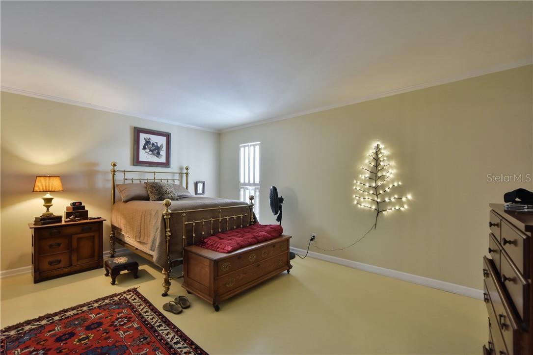 PINE CREST/SILVER SPRINGS - Commercial Sale