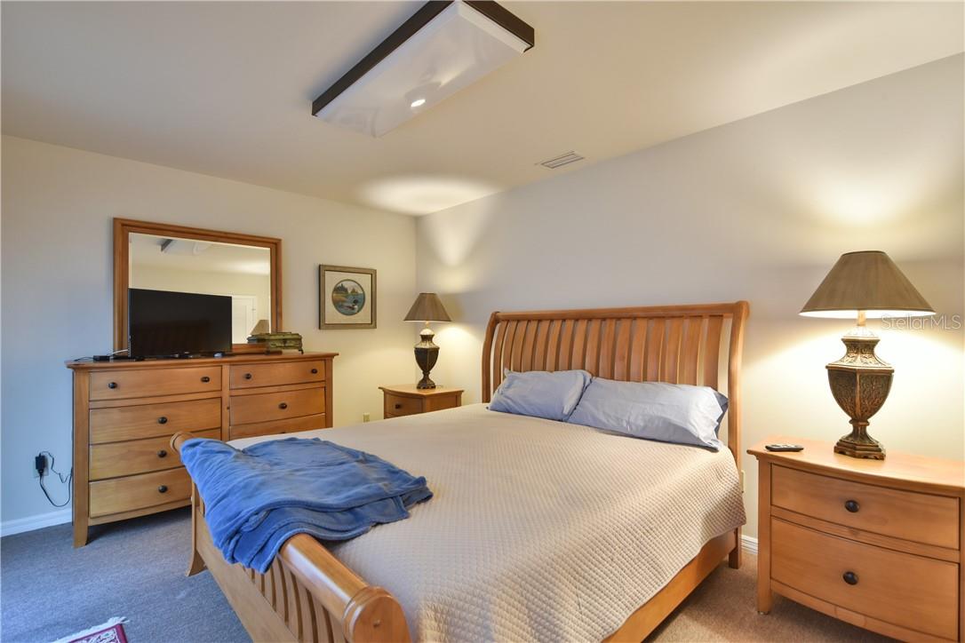 PINE CREST/SILVER SPRINGS - Commercial Sale