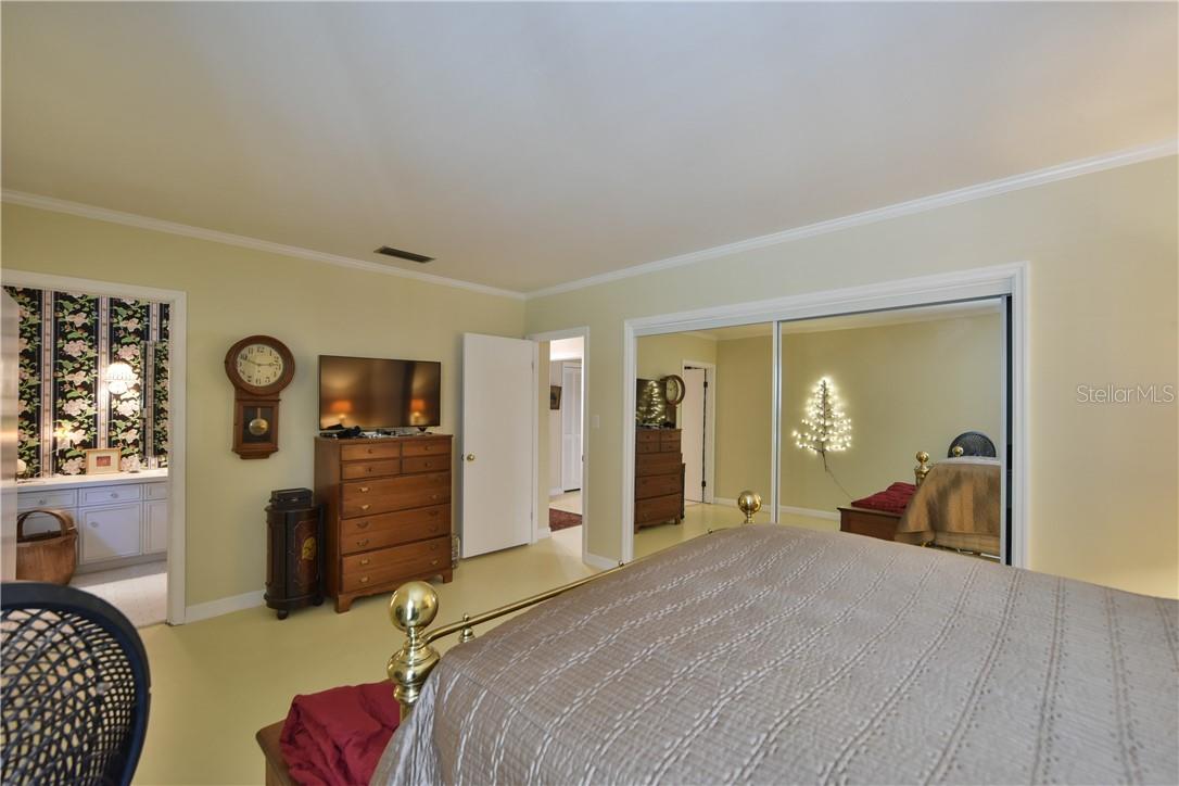 PINE CREST/SILVER SPRINGS - Commercial Sale