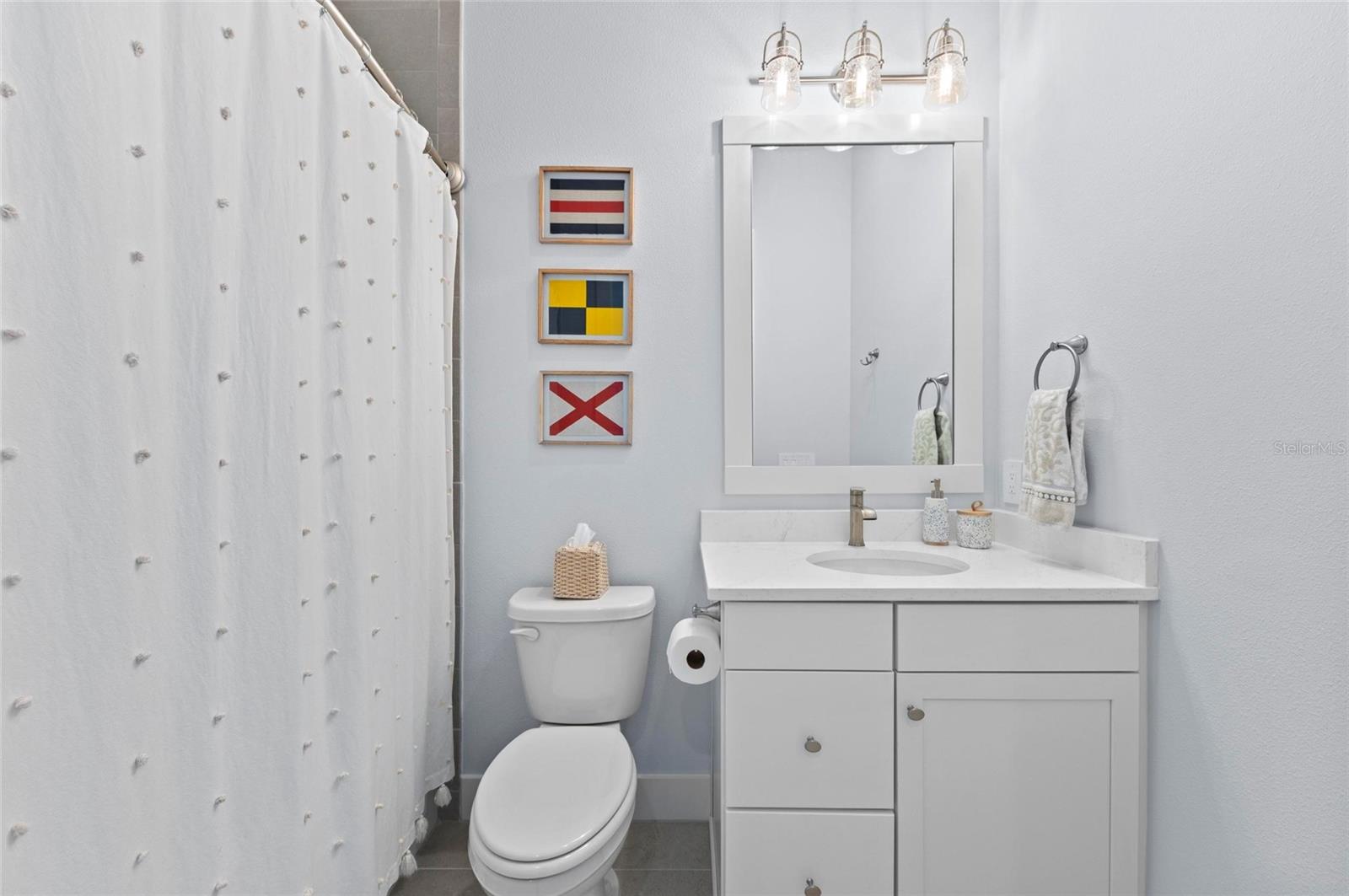 LAKEHOUSE COVE AT WATERSIDE - Residential